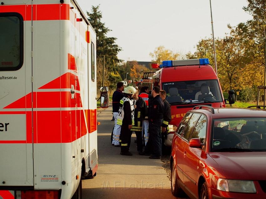 Kleinflugzeug abgestuerzt Sankt Augustin Meindorf P012.JPG